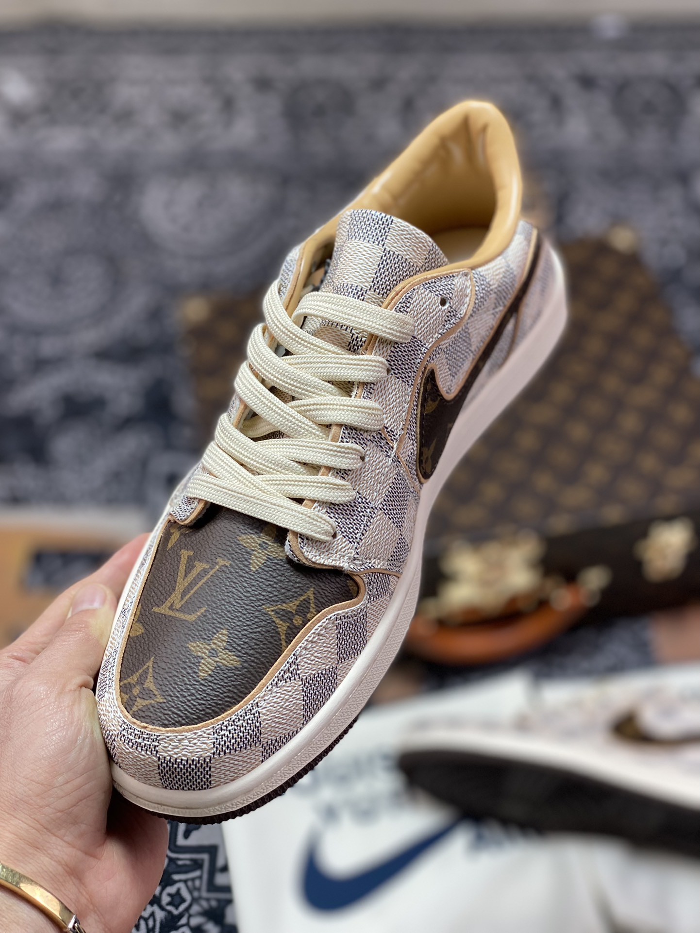 800 Louis Vuitton x Nike Air Jordan 1 Low OG Custom”Damier Azur/Brown/LV Monogram”AJ1乔丹一代DOOCKST2KXZJ72R