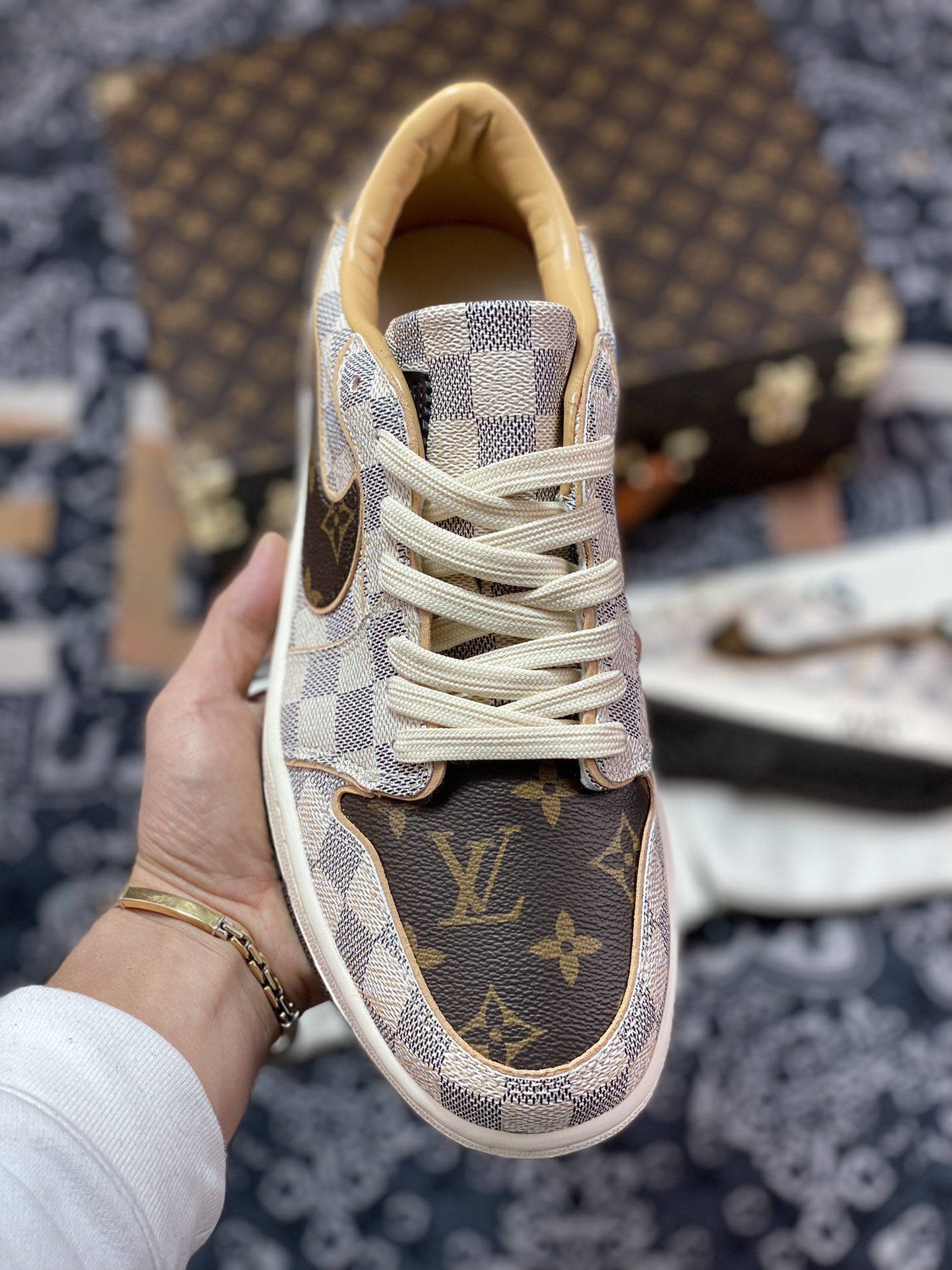 800 Louis Vuitton x Nike Air Jordan 1 Low OG Custom”Damier Azur/Brown/LV Monogram”AJ1乔丹一代DOOCKST2KXZJ72R