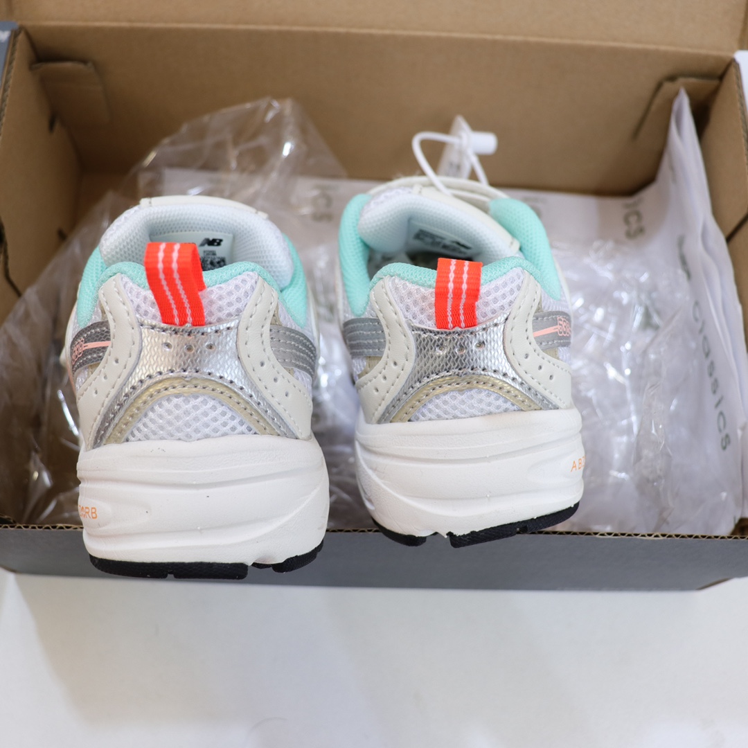 图片[5]-NB530 大魔术贴版童鞋26-37 整个鞋子都采用网面拼接的设计很透气💨不闷脚 真香超轻复古 超级韩范的风格✨重点是超轻不累脚👍🏻不焐脚🌊💯脚感超好🤩-选品中心