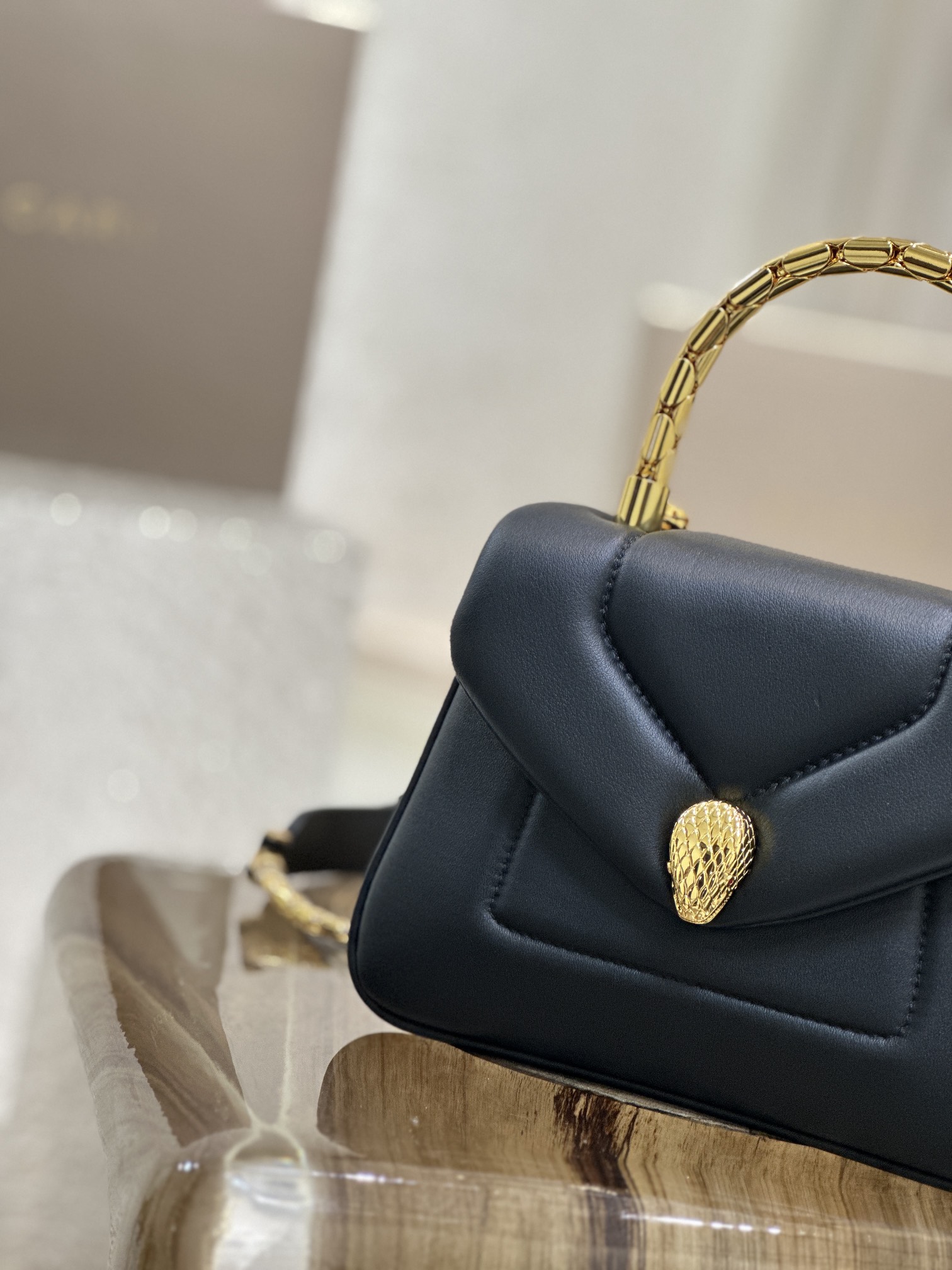 P2024 Cheap “Serpenti Reverse” Handbag with Classic Snake Features. - 图片 6
