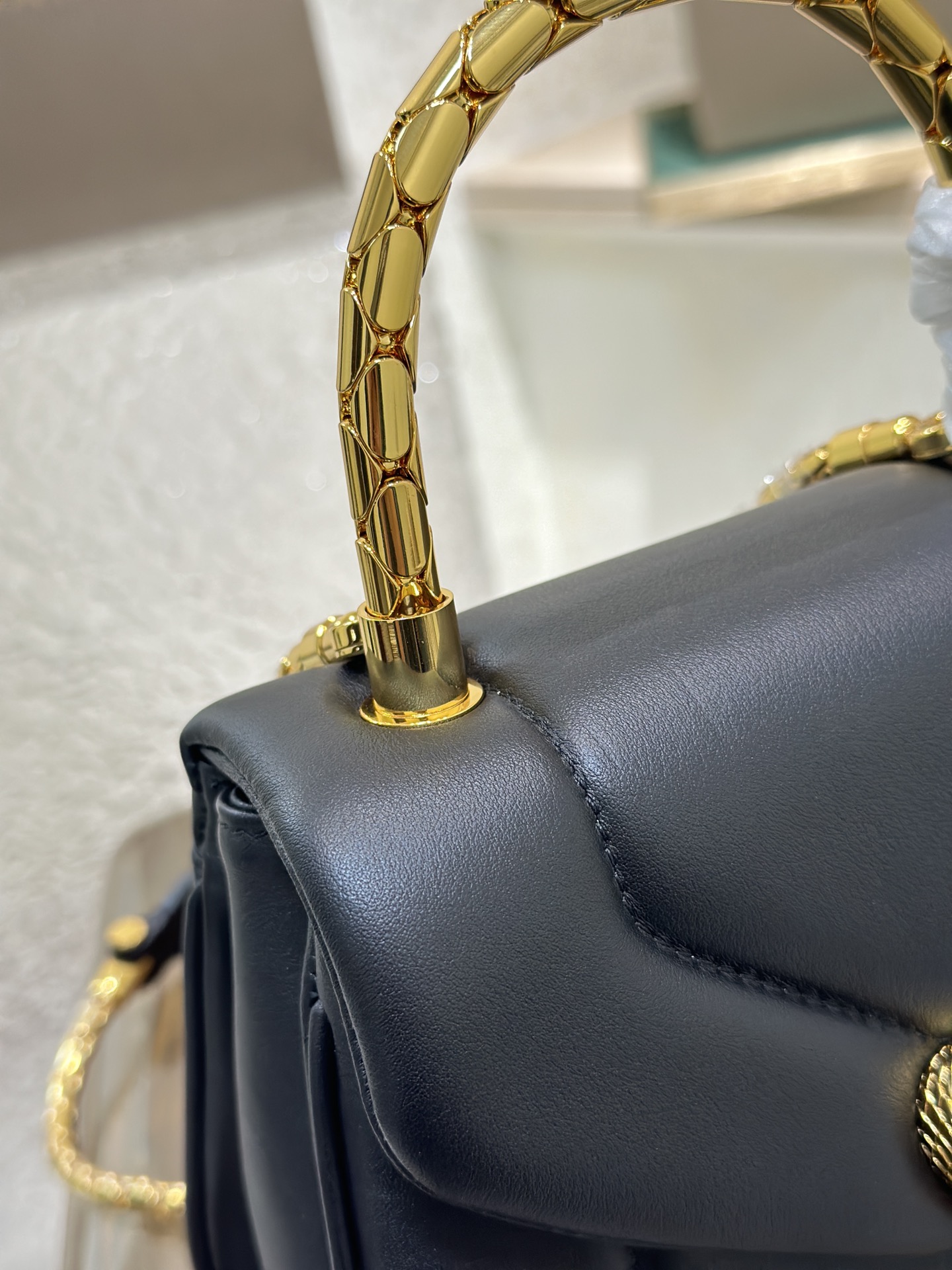 P2024 Cheap “Serpenti Reverse” Handbag with Classic Snake Features. - 图片 7