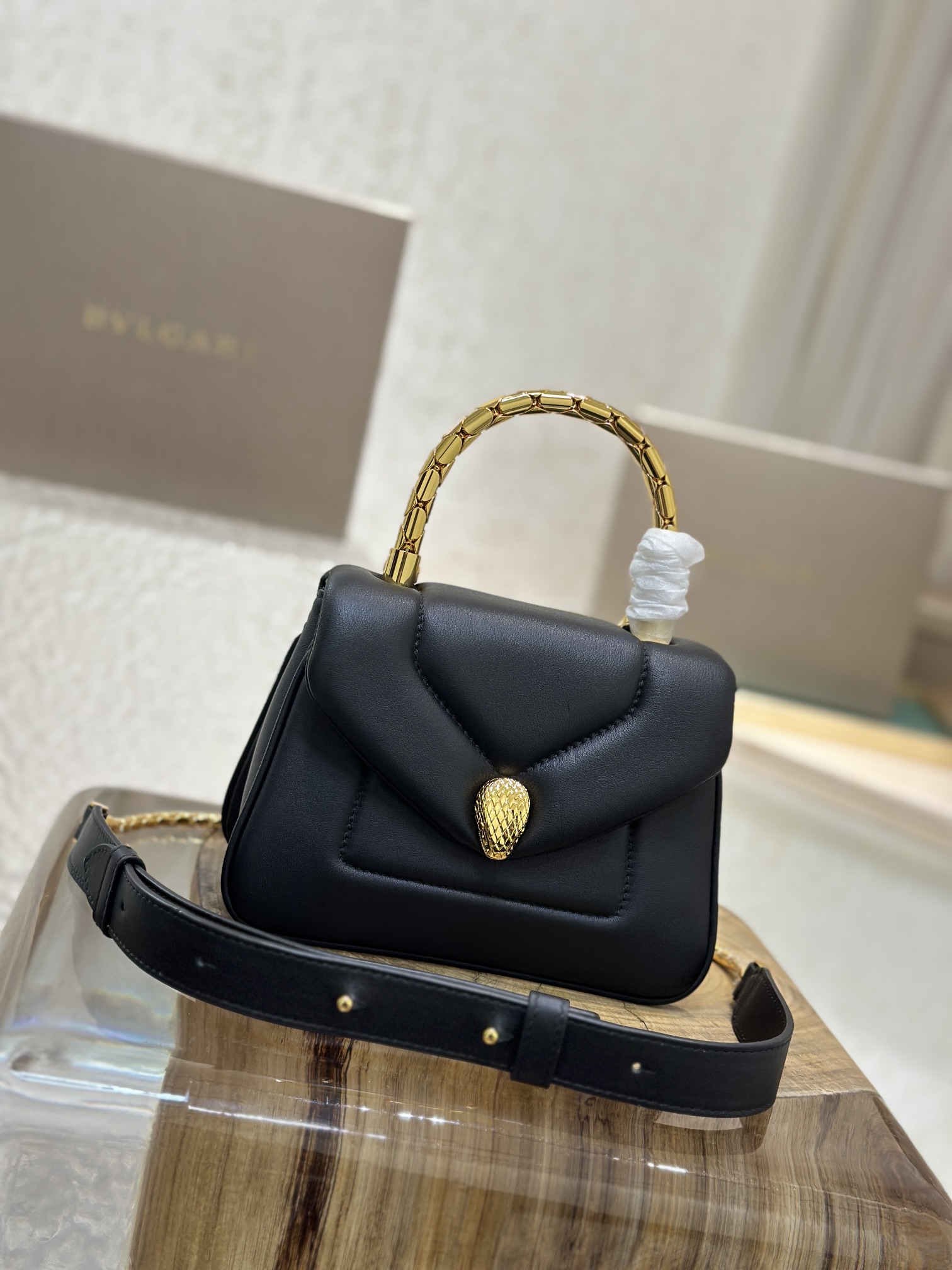 P2024 Cheap “Serpenti Reverse” Handbag with Classic Snake Features. - 图片 2
