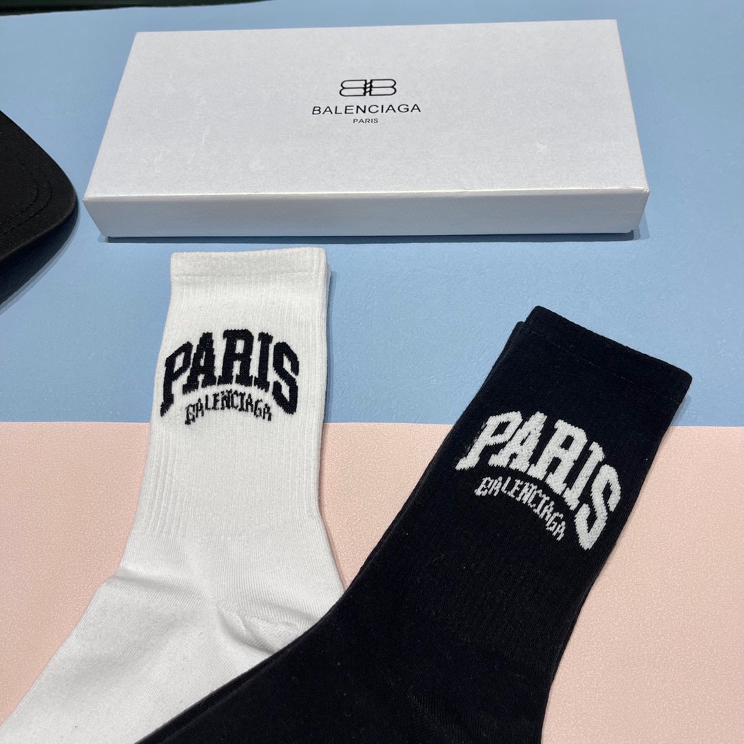 配包装一盒2双巴黎世家新品袜子经典品