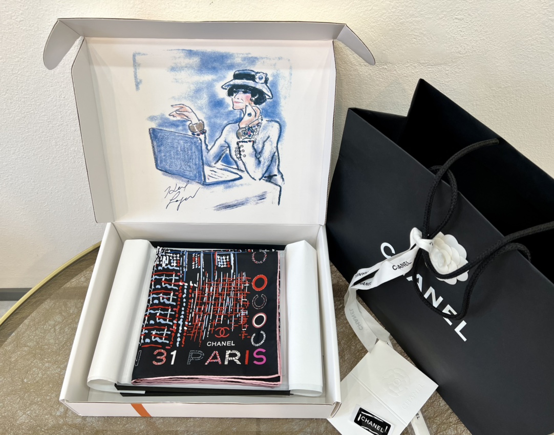 CHANEL香奈儿『小香集』100%真丝围巾