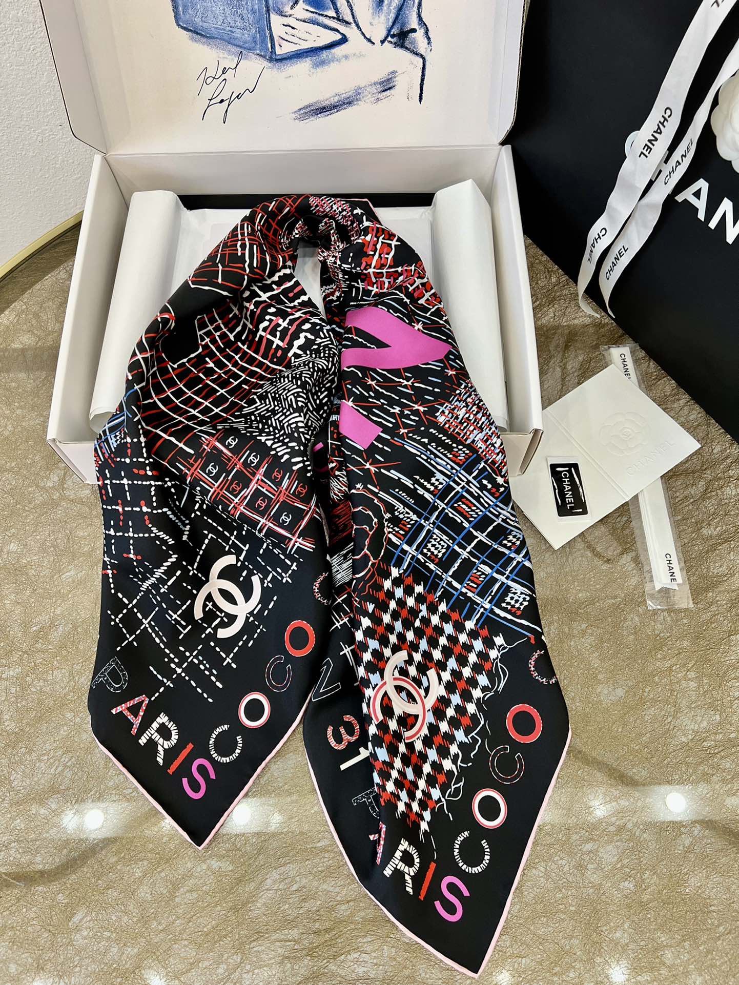 CHANEL香奈儿『小香集』100%真丝围巾