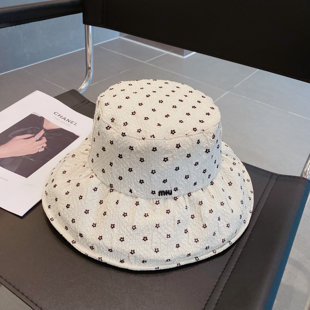 miumiu缪缪小花荷叶边渔夫帽