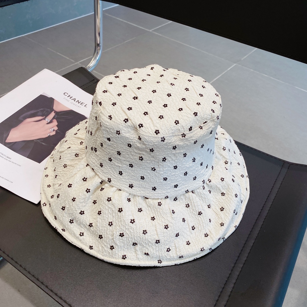 miumiu缪缪小花荷叶边渔夫帽
