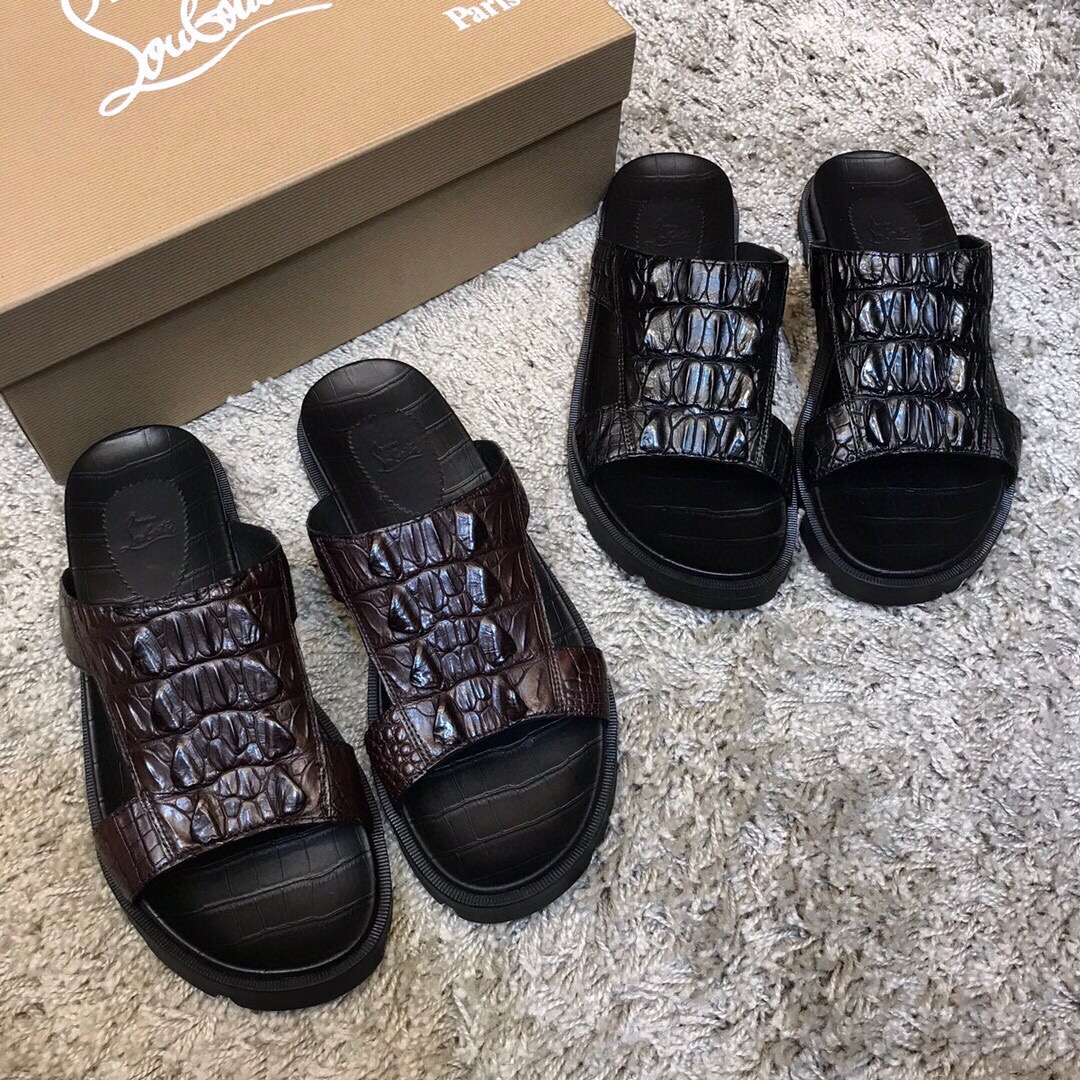 NO:279677,The store manager's grand recommendation is a new spring and summer product [Crocodile Sandrakes] Thai Siamese crocodile leather, counter quality, quality level, simple and fashionable, luxurious and atmospheric, gentlemanly style, Baidu, casual and elegant 38/45; tire bottom is the highlight, wear-resistant and non-slip, absolutely suitable for you who know how to taste life!  , crocodile skin19860909批 店长隆重推荐 春夏新品【鳄鱼凉拖臻品】泰国暹罗鳄鱼皮 专柜精品 质量属精品级别 简单时尚 奢华大气 绅士风度百度 休闲不失气质 38/45；轮胎大底是亮点 耐磨防滑 绝对适合懂得品味生活的您！,,crocodile skin,Men's shoes