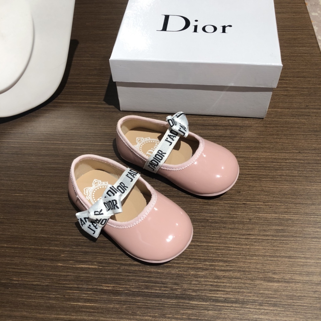 Dior Ballet Flats with Butterfly Detail – Elegant & Comfortable Spring Shoes