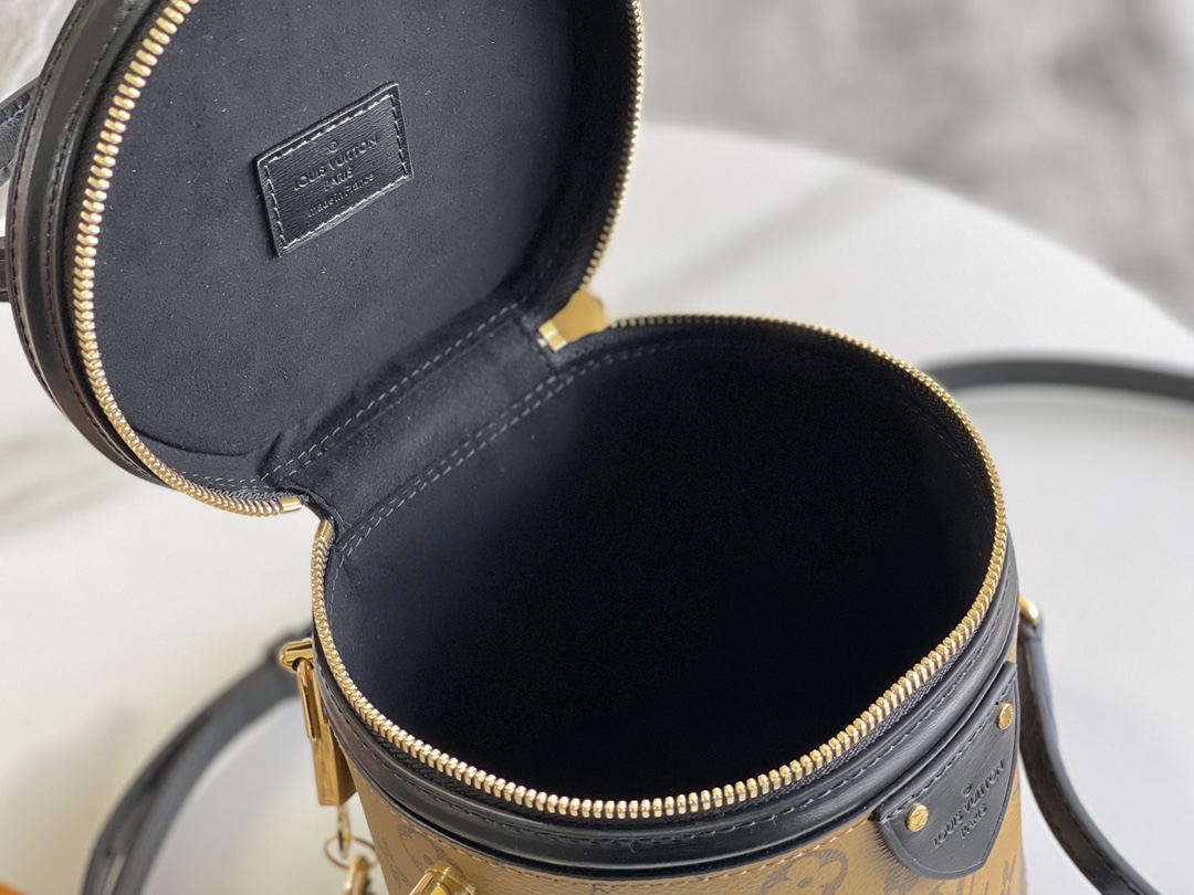 Louis Vuitton Haute Couture Classic Luxury Handbag Shoulder Crossbody 8