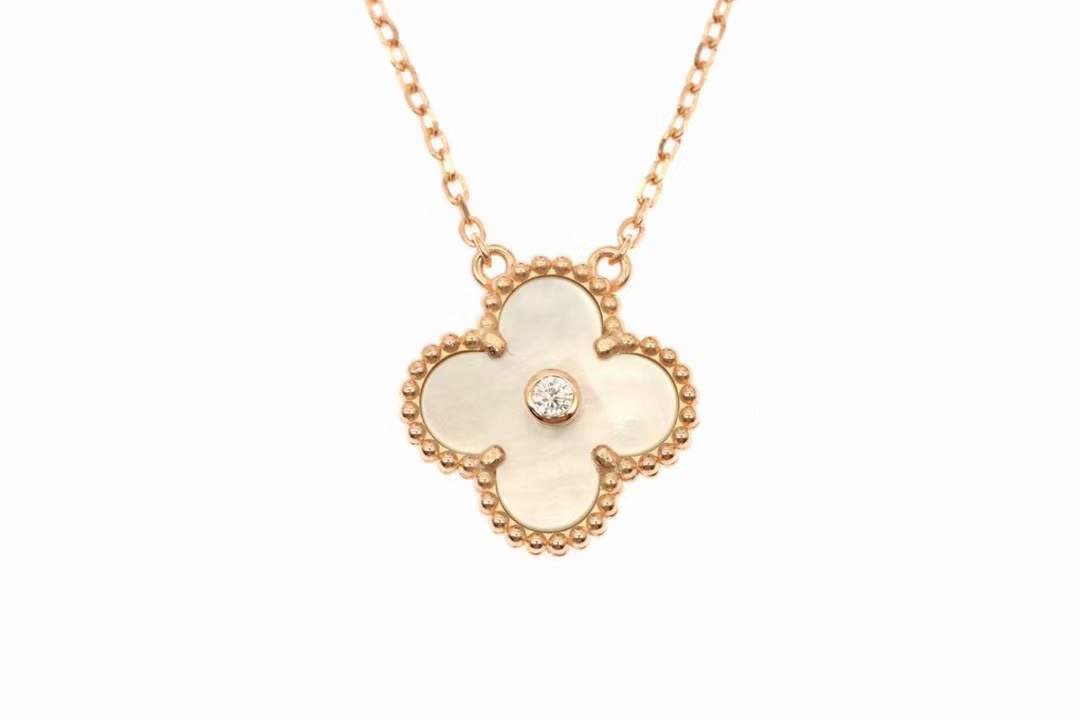NO:102494,VCA Van Yaquebo Single four-diamond leaf clover clavicle necklace, classic flower four-leaf clover necklace, white fritillaria, Tianshiran selected shell material, 1-to-1 with seamless gap technology, all steels are printed, ZP open plate made 925 pure silver, rose gold, fragrant golden golden pearl two-color, Vac necklace, necklace19860909VCA梵雅克宝 单四钻叶草锁骨项链 经单典花四叶草项链白贝母 天石然精选贝材母质,1对1配镶托嵌无缝工隙艺,所钢有印齐全,ZP开制版作 925纯打银造、玫瑰金 香金槟双色、,Vac项链,necklace,Jewelry