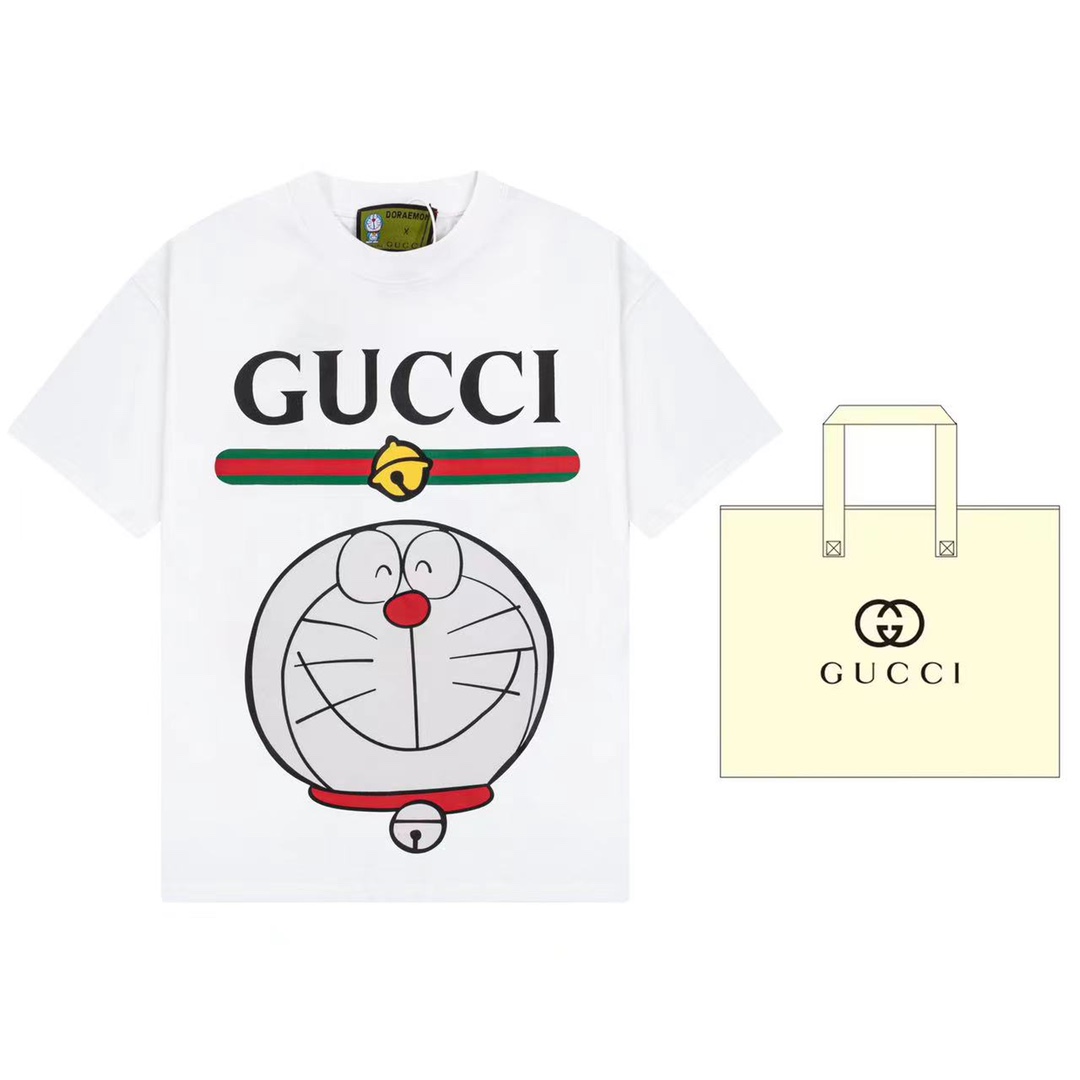 （➕5🉑配手提袋） Gucci 古驰 x Doraemon/哆啦A梦 联名款 哆啦A梦经典印花圆领短袖 原版面料 官方同款 定制240克同缸染面料 手感非常舒服 春夏最新砖柜同步 OS落肩版型 时尚又个性 超级百搭好看的一款 男女都非常…