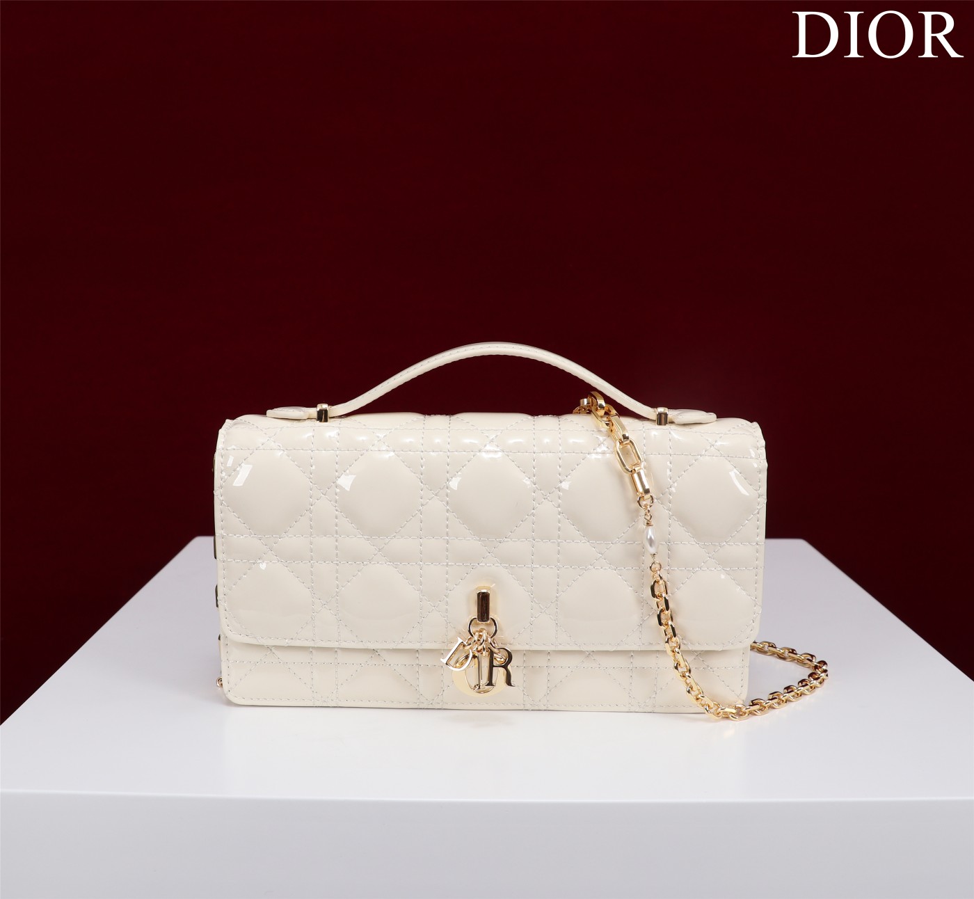 迪奥Dior顶级进口原厂牛皮链条包️️DIOR手袋于迪奥二零二三春夏成衣系列发布秀精彩亮相重新诠释迪奥别