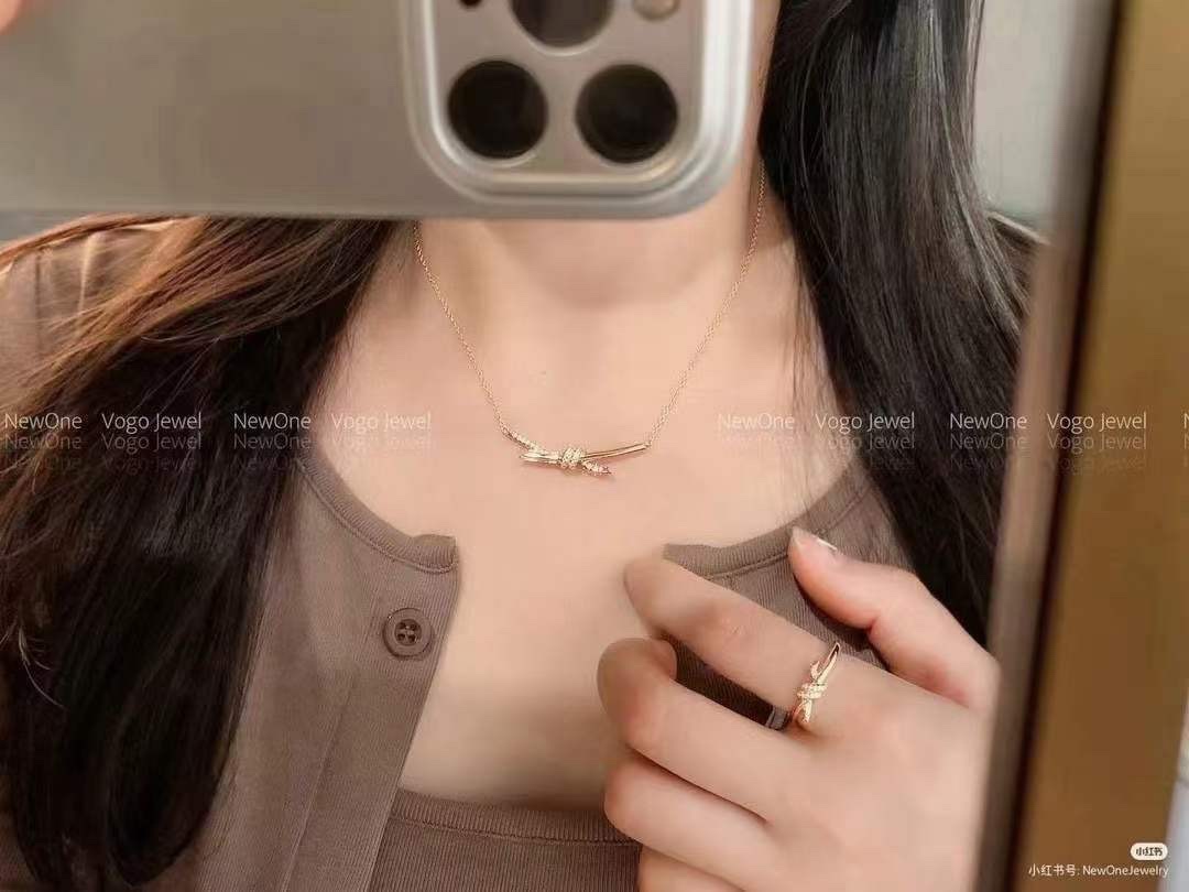 Tiffany & Co. Tiffany&Co. Knot系列 满钻绳结 锁骨项链