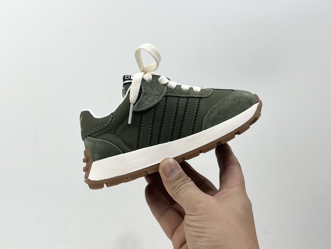 图片[5]-特价 阿迪儿童老爹运动鞋 尺码：26-37码 经典三条纹系列，阿甘款式复古百搭❤️ 魔术贴假鞋带设计，穿脱超方便✌🏻 耐磨防滑大底，脚感超赞👍🏻-选品中心