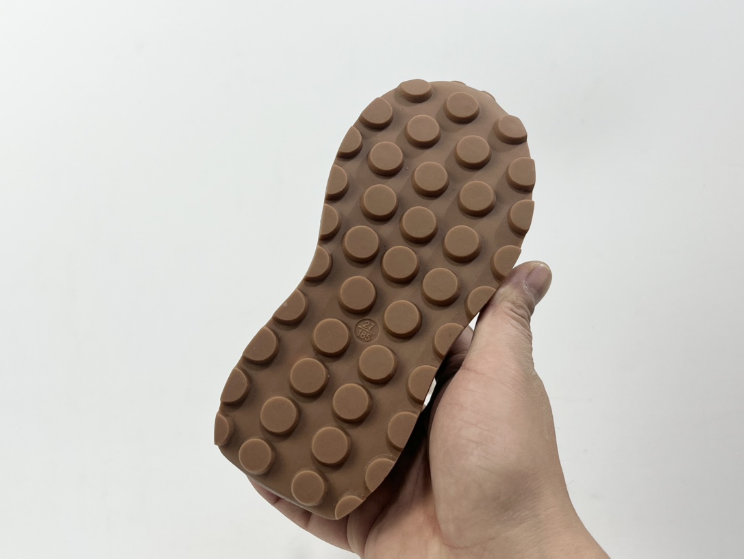 图片[4]-特价 阿迪儿童老爹运动鞋 尺码：26-37码 经典三条纹系列，阿甘款式复古百搭❤️ 魔术贴假鞋带设计，穿脱超方便✌🏻 耐磨防滑大底，脚感超赞👍🏻-选品中心