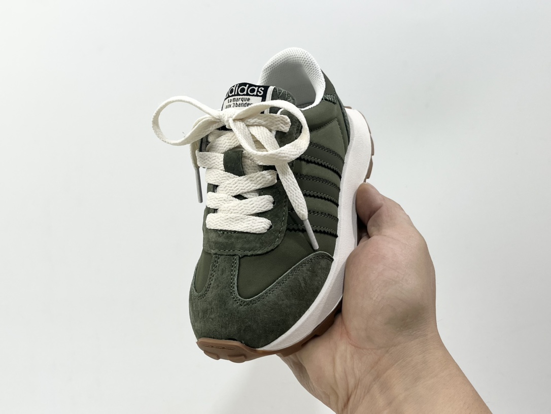 特价 阿迪儿童老爹运动鞋 尺码：26-37码 经典三条纹系列，阿甘款式复古百搭❤️ 魔术贴假鞋带设计，穿脱超方便✌🏻 耐磨防滑大底，脚感超赞👍🏻-选品中心