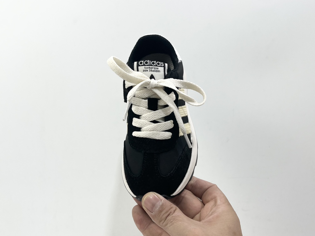 图片[6]-特价 阿迪儿童老爹运动鞋 尺码：26-37码 经典三条纹系列，阿甘款式复古百搭❤️ 魔术贴假鞋带设计，穿脱超方便✌🏻 耐磨防滑大底，脚感超赞👍🏻-选品中心
