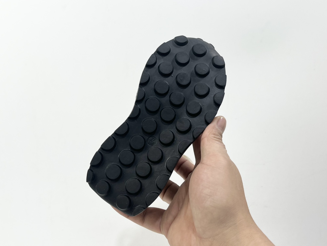 图片[4]-特价 阿迪儿童老爹运动鞋 尺码：26-37码 经典三条纹系列，阿甘款式复古百搭❤️ 魔术贴假鞋带设计，穿脱超方便✌🏻 耐磨防滑大底，脚感超赞👍🏻-选品中心