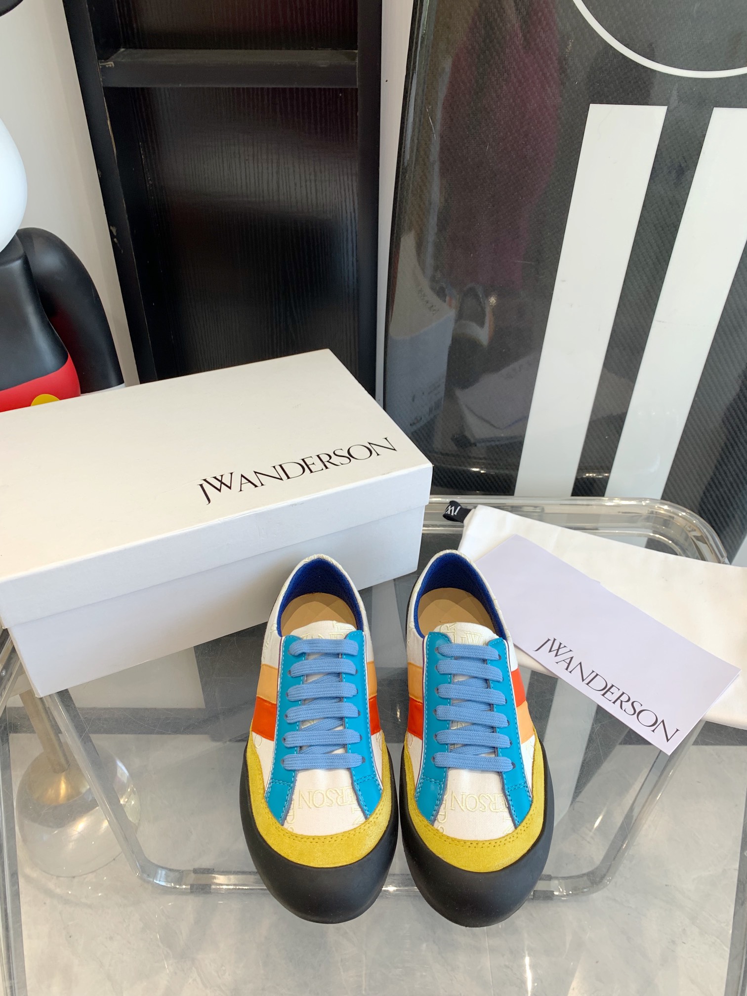 JW Anderson Recreational Shoes: Embroidered Plastered Couples in Top Editions - 图片 9