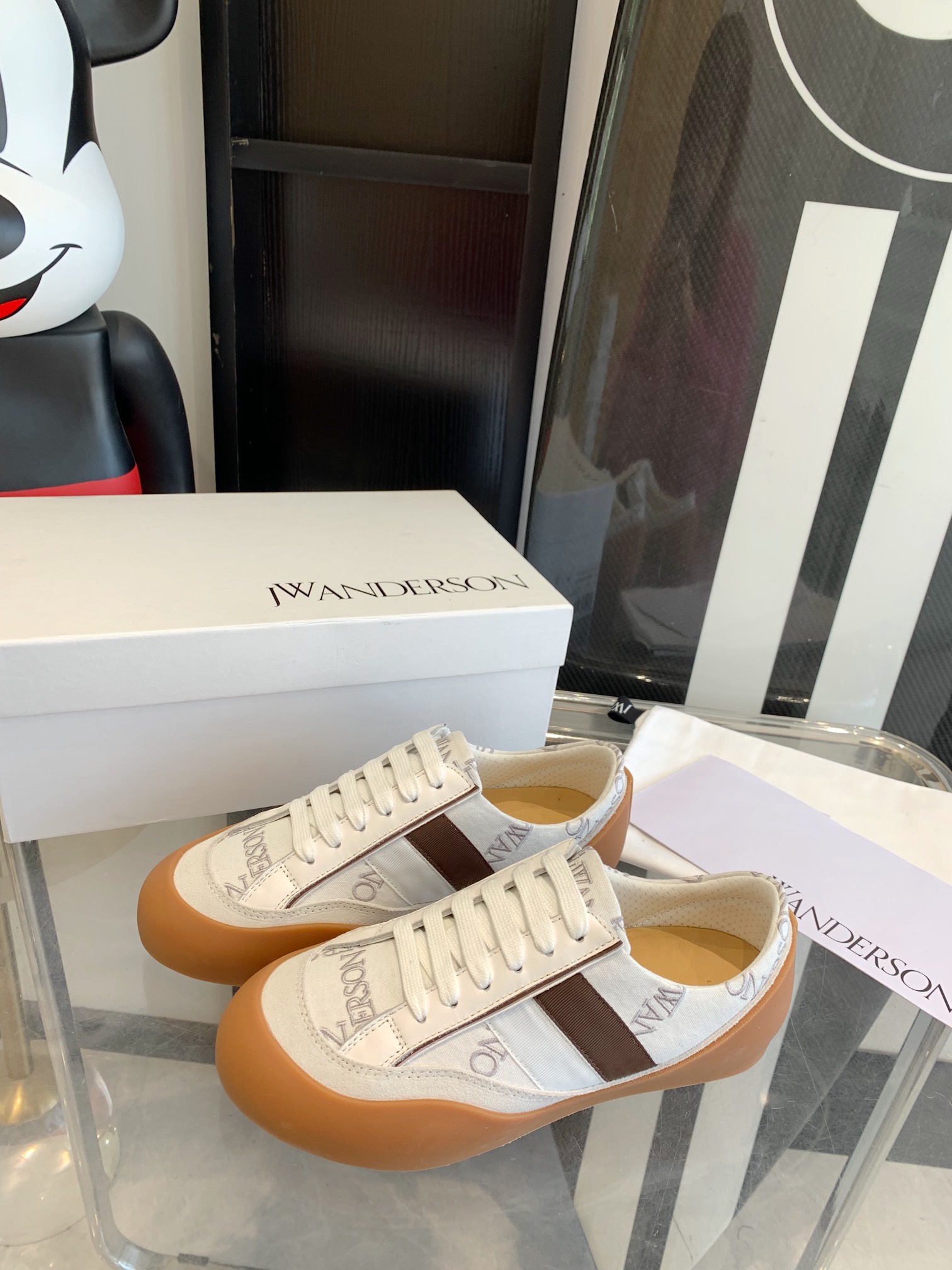 Trendy Jw Anderson Embroidered Recreational Shoes: Female 35-40, Male 40-45 Sizes - 图片 1