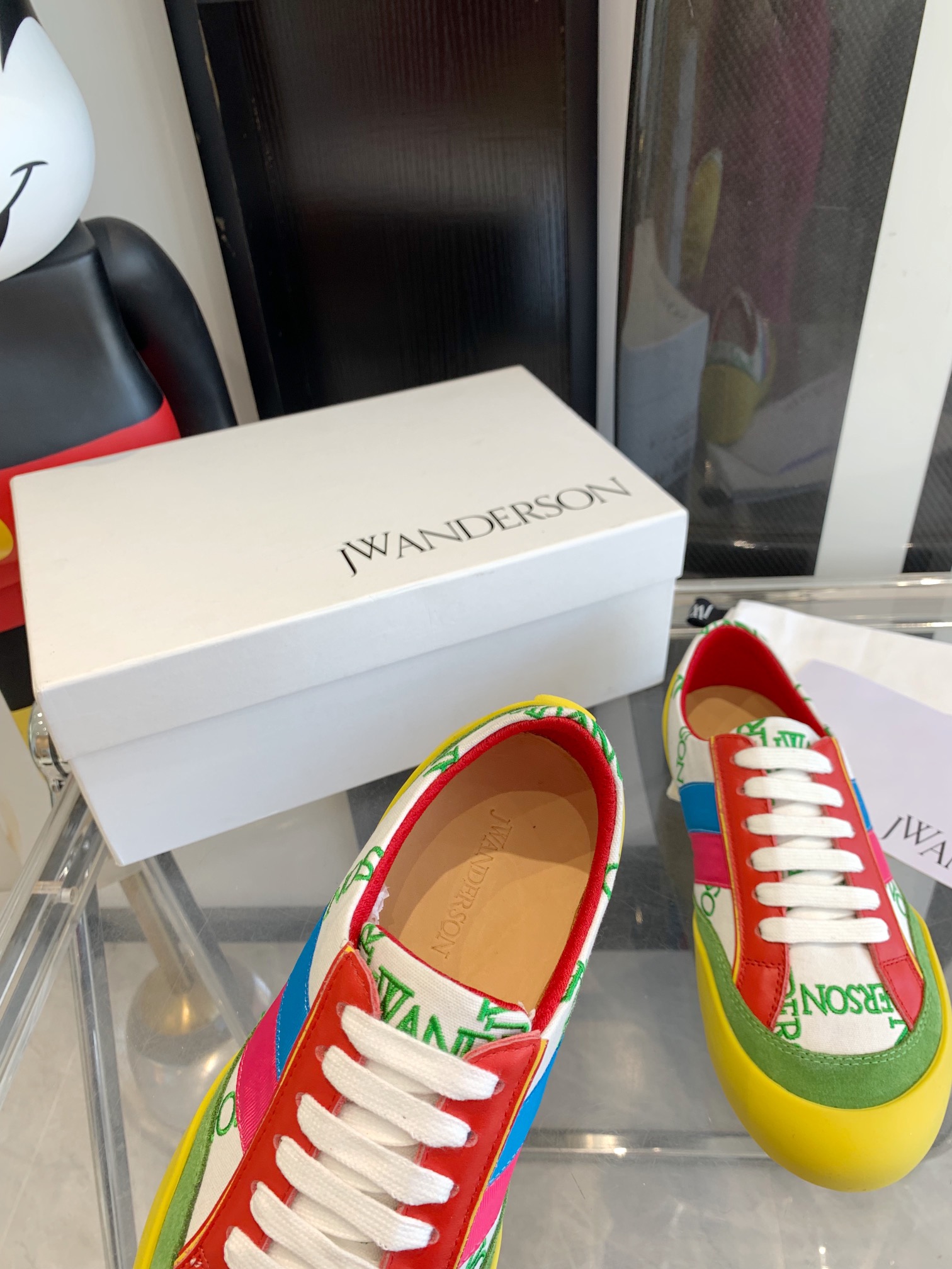 Embroidered Plastered Couples’ Recreational Shoes by Jw Anderson: Top Editions, Unisex Sizes. - 图片 5