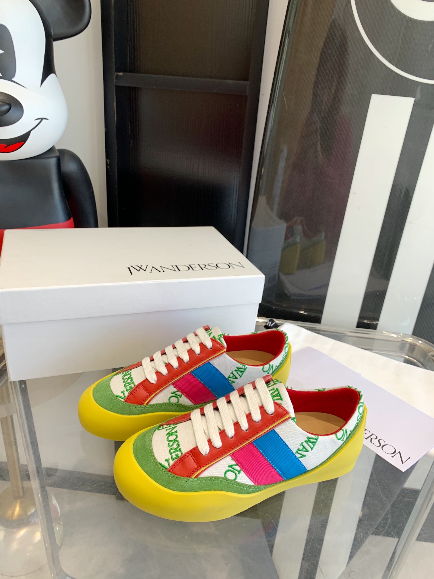 Embroidered Plastered Couples’ Recreational Shoes by Jw Anderson: Top Editions, Unisex Sizes. - 图片 2