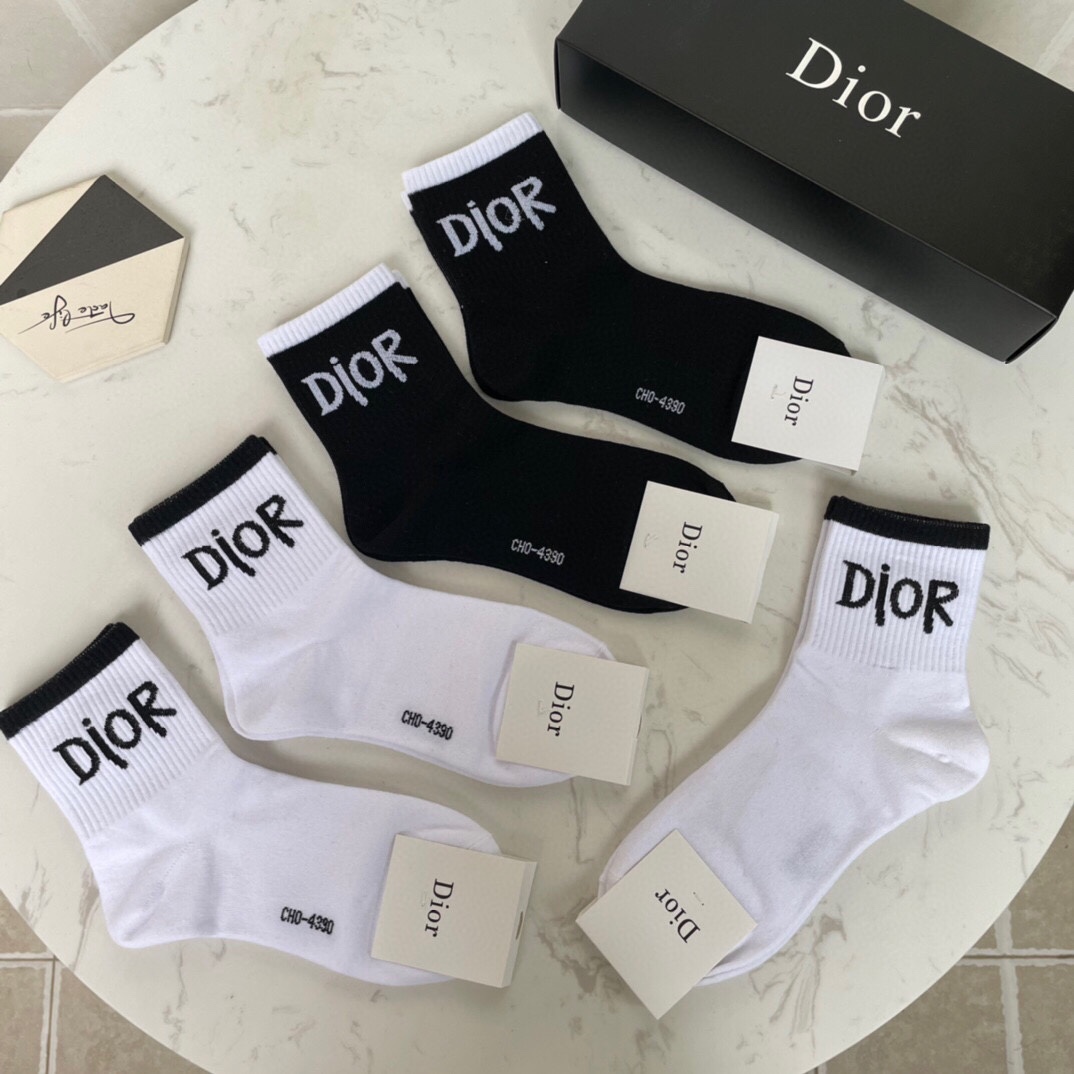 Dior迪奥️D家新品女款短筒袜子️