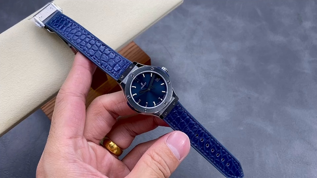 AAAAA
 Hublot Perfect
 Watch White Polishing Women Quartz Movement