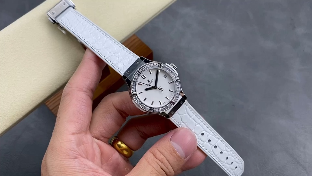 What 1:1 replica
 Hublot Watch White Polishing Women Quartz Movement