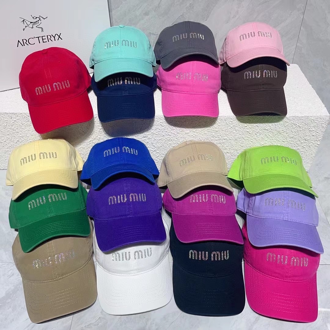 🎀miumiu缪缪棒球帽🧢新款简约款棒球帽,大牌款超好搭配,赶紧入手!