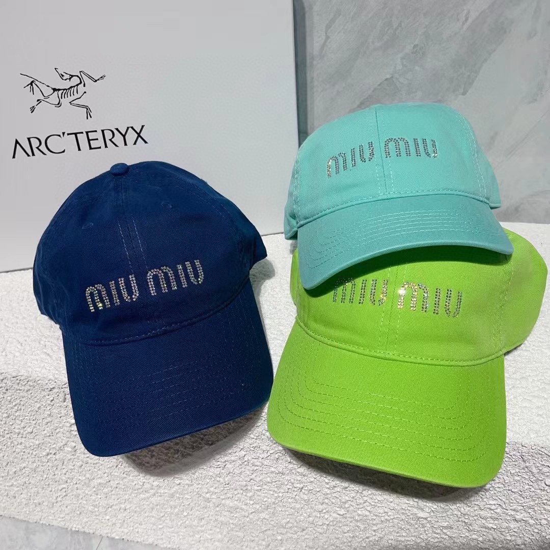 🎀miumiu缪缪棒球帽🧢新款简约款棒球帽,大牌款超好搭配,赶紧入手!