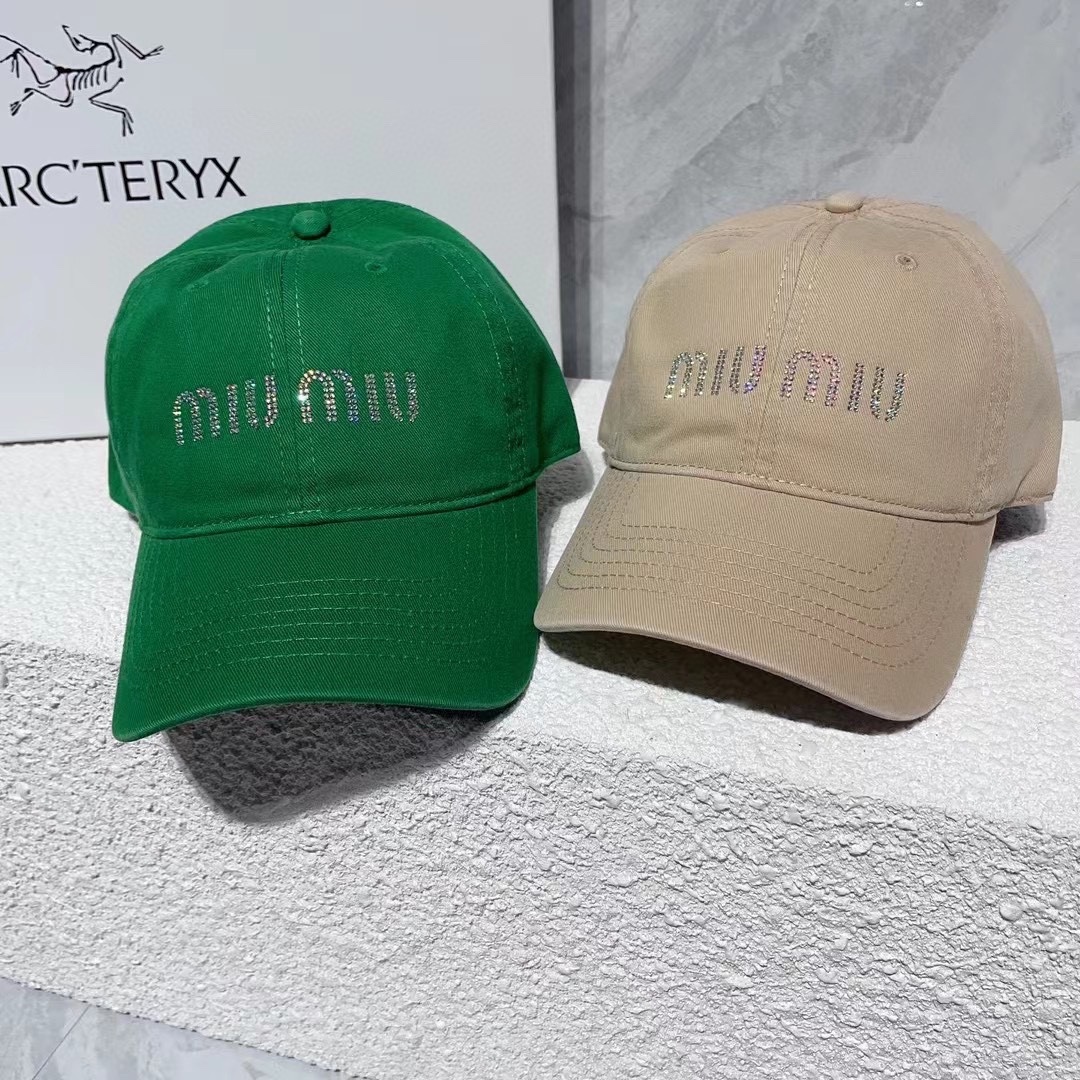 🎀miumiu缪缪棒球帽🧢新款简约款棒球帽,大牌款超好搭配,赶紧入手!
