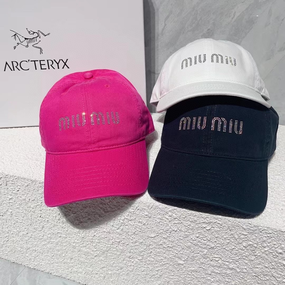 🎀miumiu缪缪棒球帽🧢新款简约款棒球帽,大牌款超好搭配,赶紧入手!