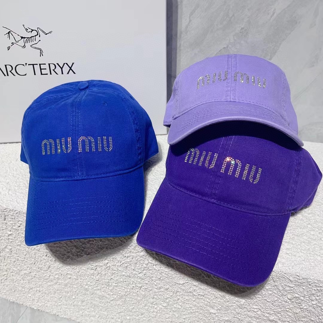 🎀miumiu缪缪棒球帽🧢新款简约款棒球帽,大牌款超好搭配,赶紧入手!