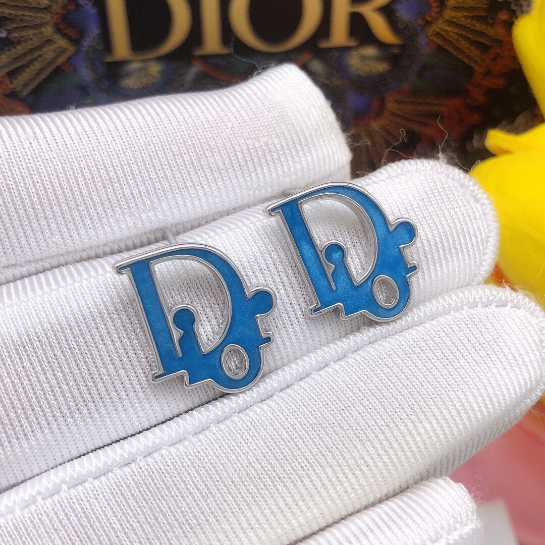 编号DED0088
迪奥 原单新品  DIOR字母蓝色滴油耳钉 高端品质，专柜11开模，专柜原版同黄铜材