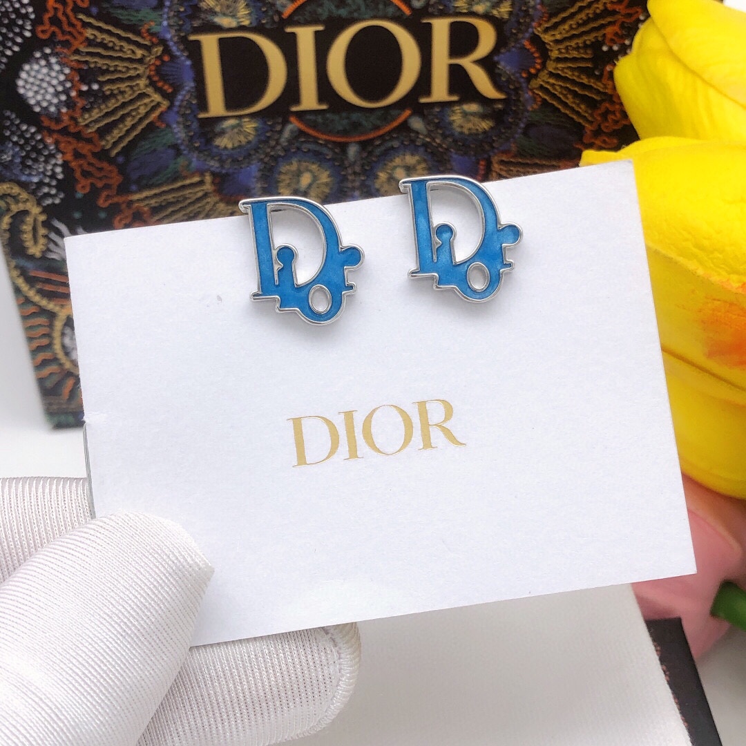 编号DED0088
迪奥 原单新品  DIOR字母蓝色滴油耳钉 高端品质，专柜11开模，专柜原版同黄铜材
