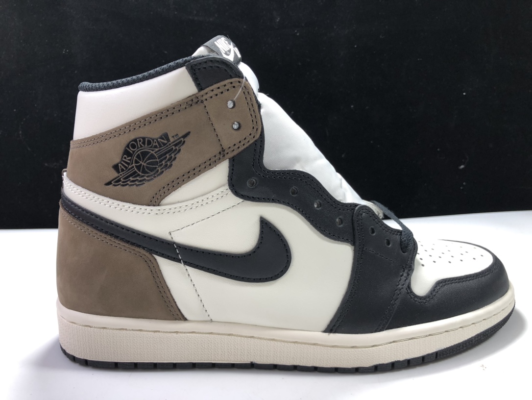 AJ1小倒钩鞋码36-47.5总裁R