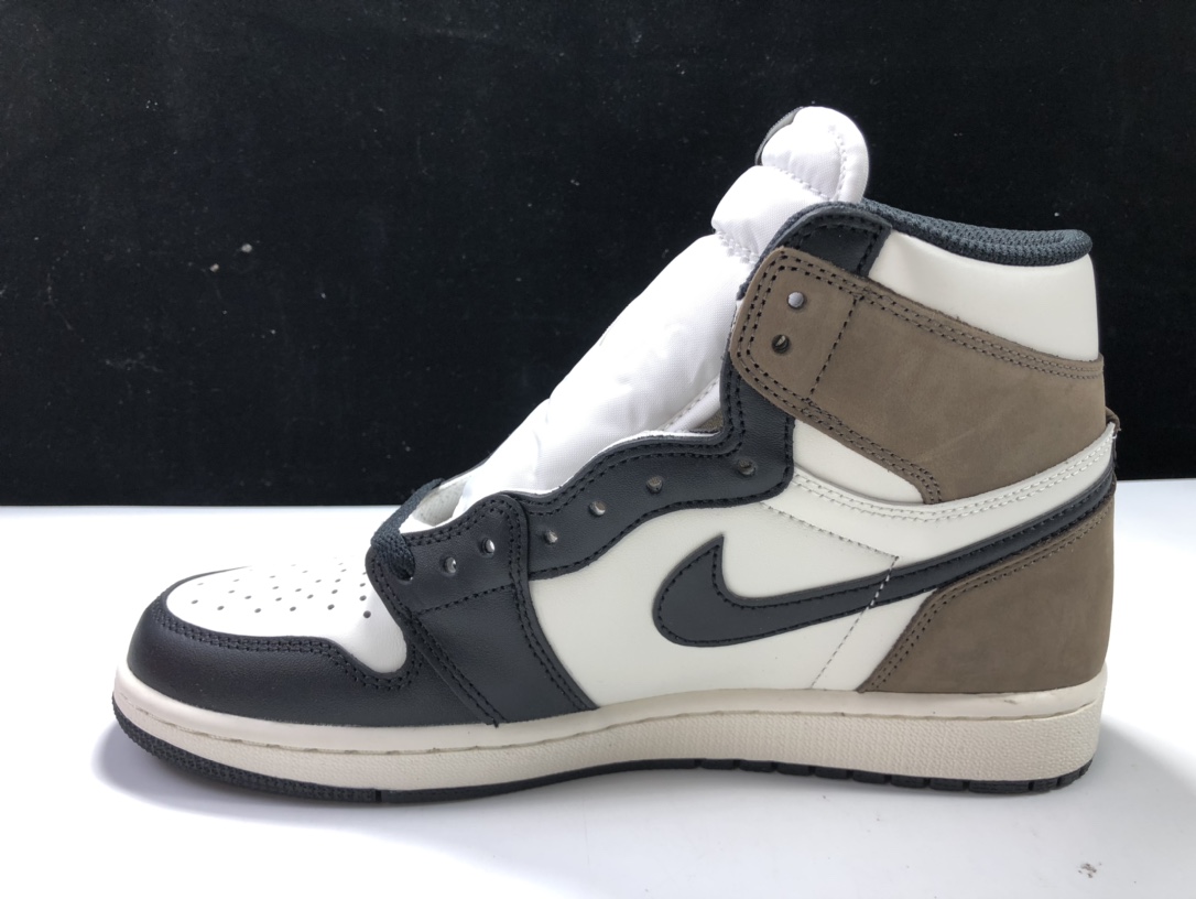 AJ1小倒钩鞋码36-47.5总裁R