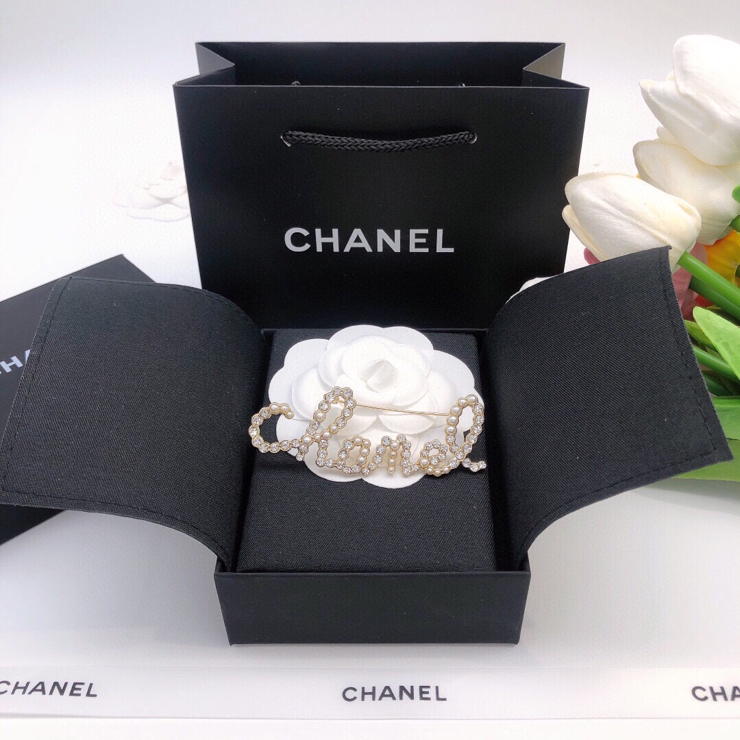 Chanel XXZ0073: Fashionable Letters and Pins, Highest Market Edition – Classic Logo for Winter. - 图片 9