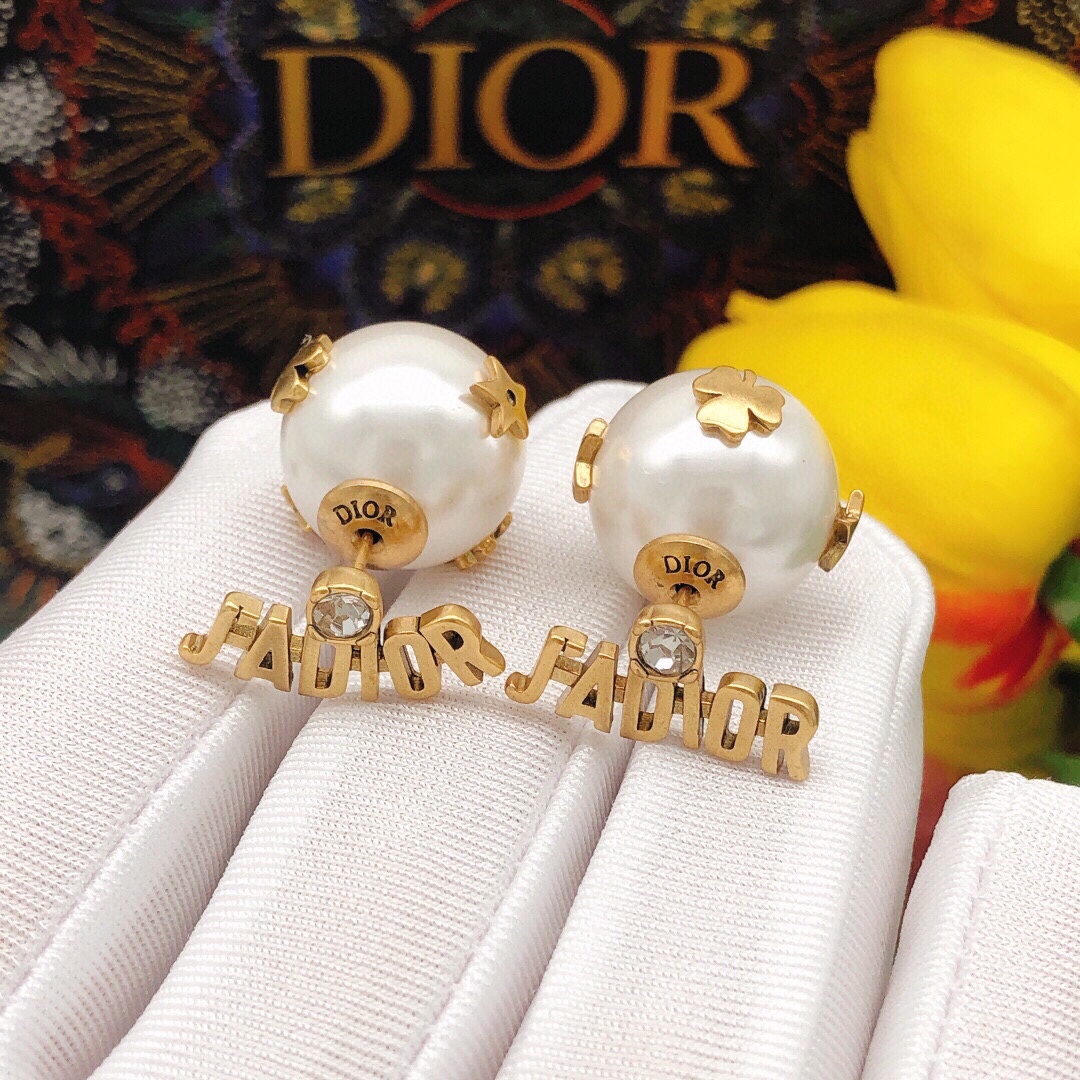 N.º DED0131 Dior 🆕 Definitivamente éxito de ventas JADIOR+ pendientes de estrella, mismo material de latón que el orig…