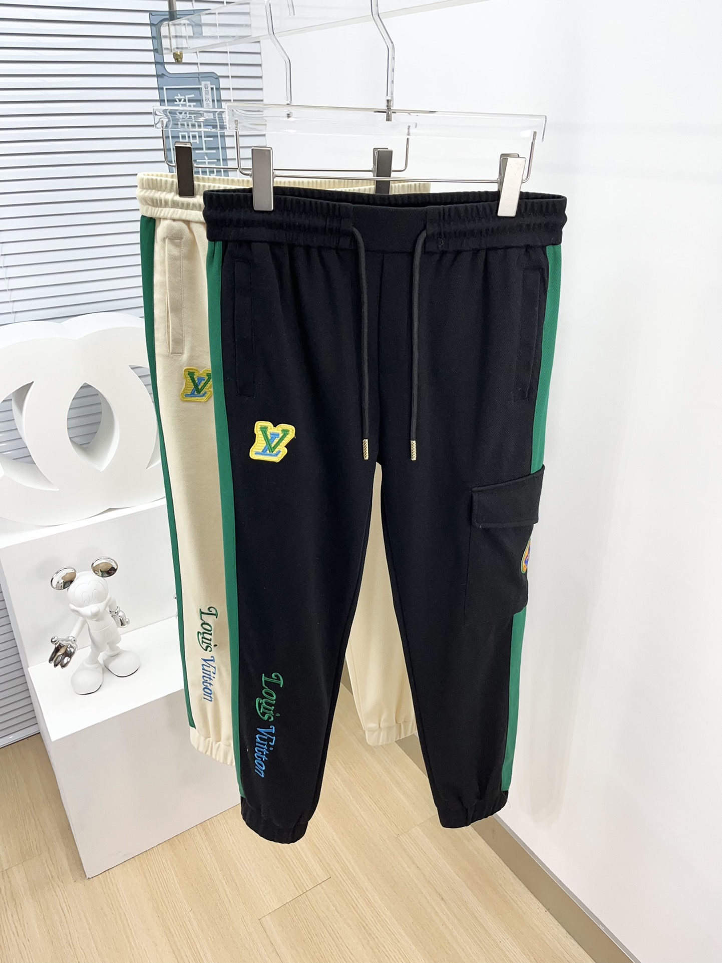 Louis Vuitton Clothing Pants & Trousers Cotton Spring/Summer Collection Fashion Casual