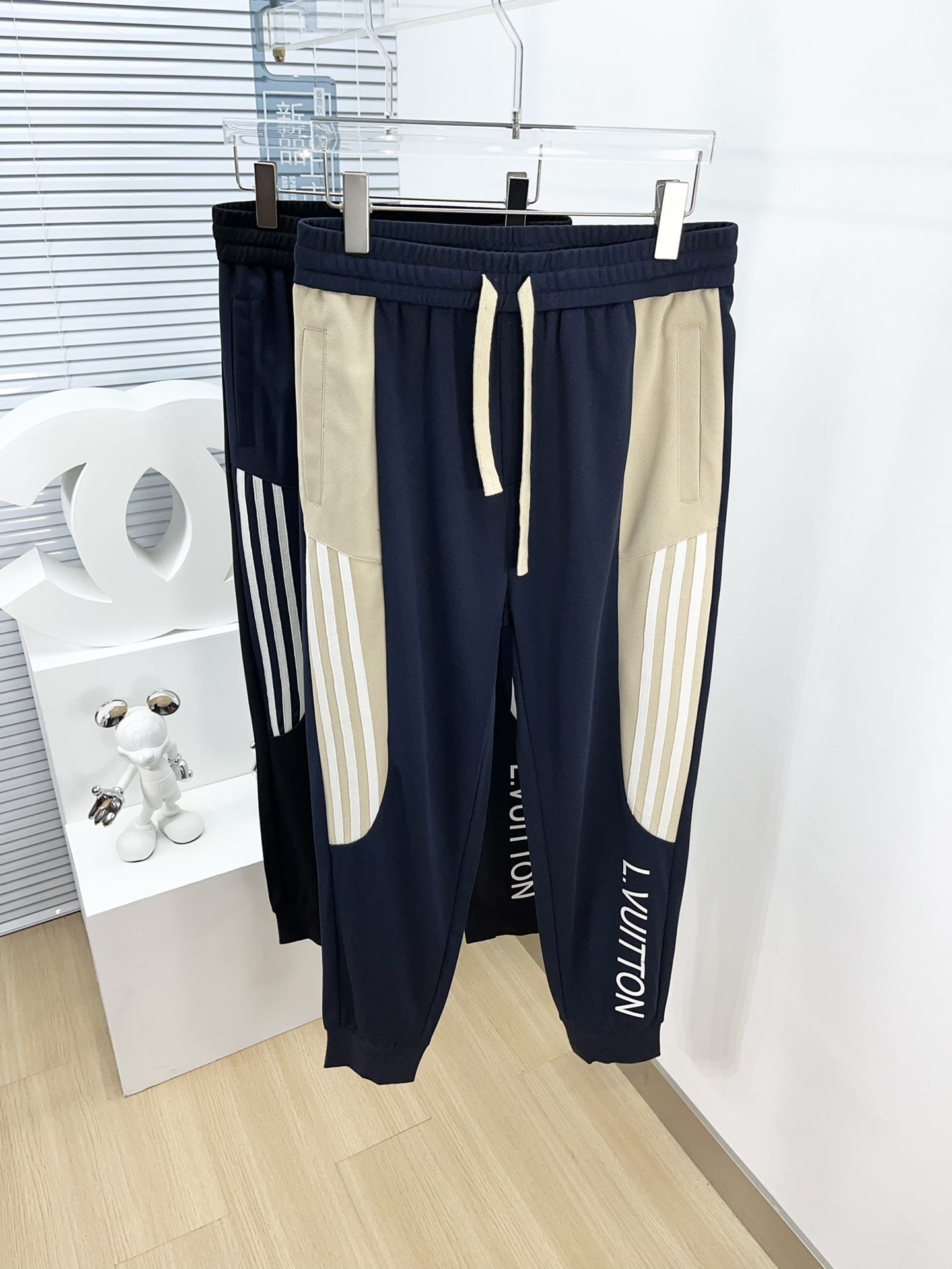 Louis Vuitton Clothing Pants & Trousers Cotton Spring/Summer Collection Fashion Casual