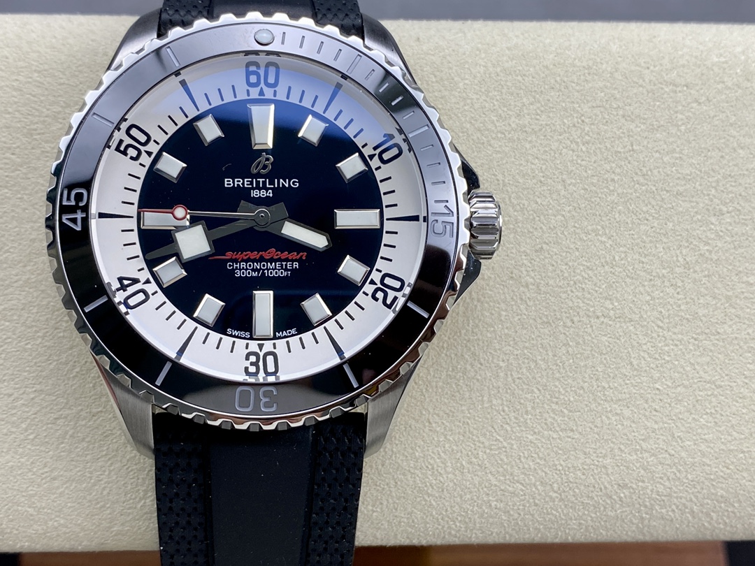 NO:142735,TF Breitling Super Ocean Series Extreme Beauty and Dominance!  !  !  High-gloss ceramic ring port, electroplating marking, strict requirements are implemented according to the original process. The extremely three-dimensional logo and the ultimate sense of line bring visual enjoyment. The watch strap can adjust the length of the long plate to meet the rapid adjustment structure of different wrists. The independent code and the movement correspond to the counter are unique in the same code. 44mm diameter, meter waterproof, equipped with Top Seagull 2824 machine, original single shell sleeve, original quality!  ,Breitling,tom ford,breitling19860909TF 百年灵超级海洋系列 极致的美感和霸气 ！！！高亮陶瓷圈口、电镀刻标 、严格要求按原厂工艺执行 立体感极强的logo和极致的线条感 带来视觉上的享受 ,表带可调节长度的廷长板,满足手腕籼细不一的快调结构.独立的编码和机芯对应专柜同码独一无二 44mm表径 米防水 搭载Top海鸥2824机,原单壳套,原厂品质！,百年灵,tom ford,breitling,Watch