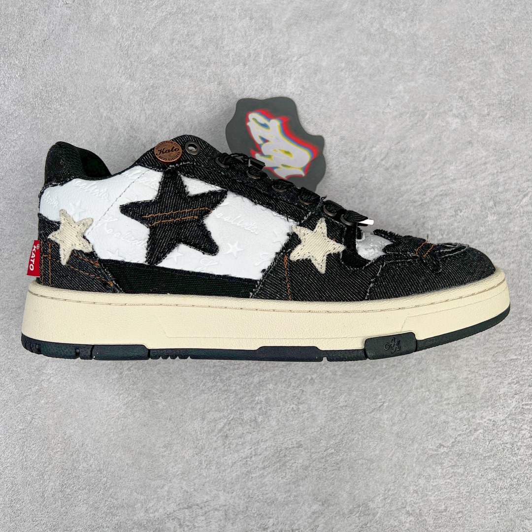 ＃福利特价 KAALIXTO Retro Vintage 星星潮流休闲防滑耐磨低帮板鞋 此款鞋使用牛仔作为主要的鞋面材质 结实耐磨 鞋舌设计特有印花皮牌作为搭配充分凸显牛仔的特性 整体鞋款采用牛仔面料随意角度拼接的呈现方法 打破消费者原有对鞋子的刻板印象 让人耳目一新 织麦标在彰品品牌属性的同时更具牛仔的代表性元素 并采用加厚内里 穿着舒适透气 鞋底做旧氧化 尺码：36 37 38 39 40 41 42 43 44 45-选品中心