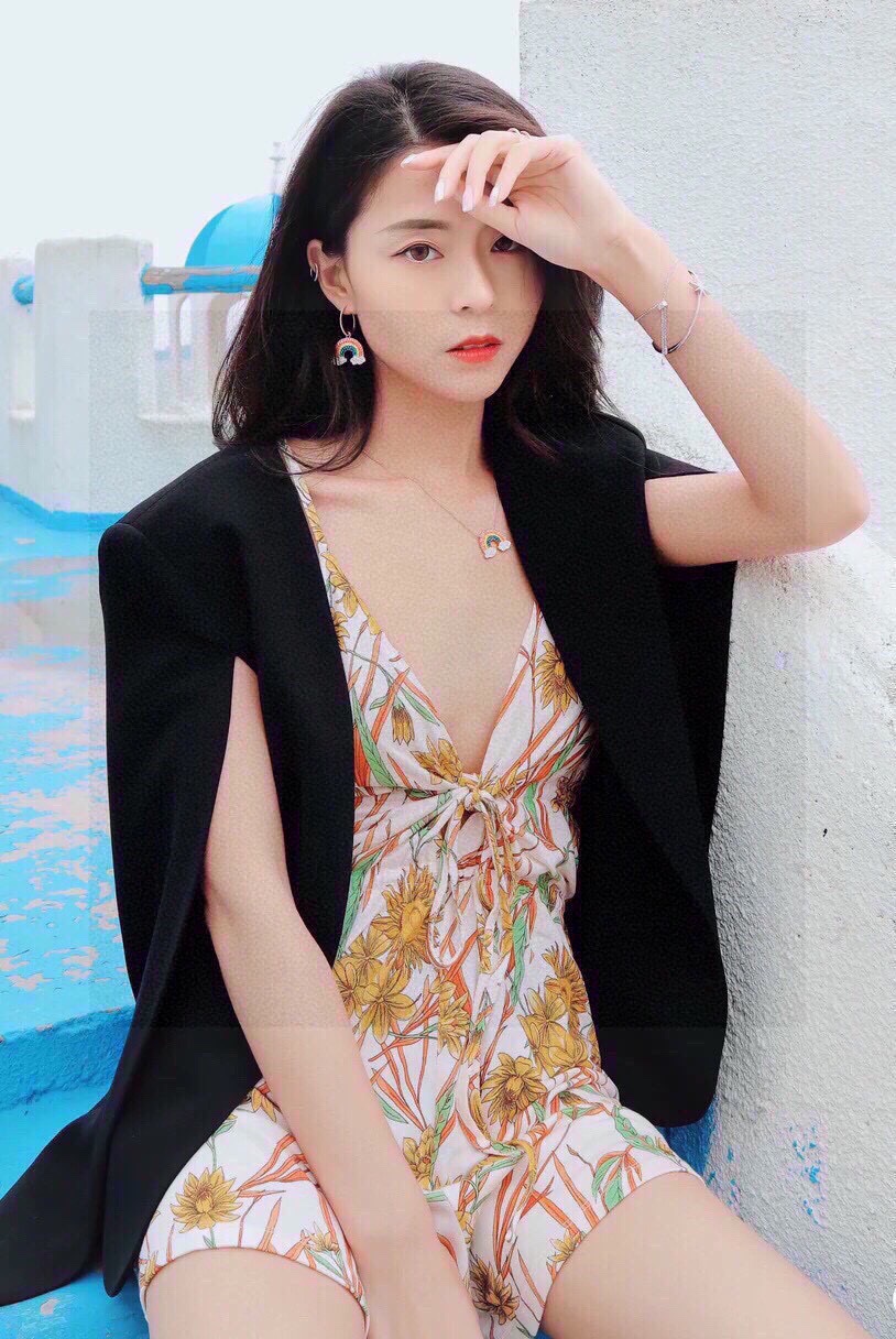aPm monaco金黄色不对称彩虹🌈耳环 气质时尚耳坠，s925纯银手工微镶晶钻。