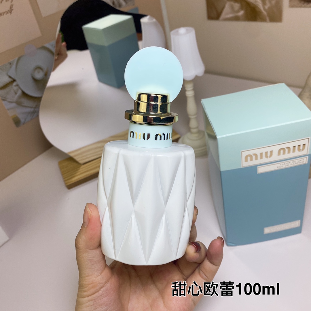 💰90包邮  miumiu/缪缪甜心欧蕾女士(芒果椰奶)100ml
杨枝甘露
前调：汁香浓郁的芒果
中调：娇美中国桂花
后调：丝滑椰奶