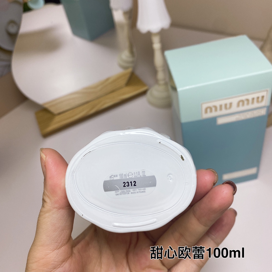 💰90包邮  miumiu/缪缪甜心欧蕾女士(芒果椰奶)100ml
杨枝甘露
前调：汁香浓郁的芒果
中调：娇美中国桂花
后调：丝滑椰奶