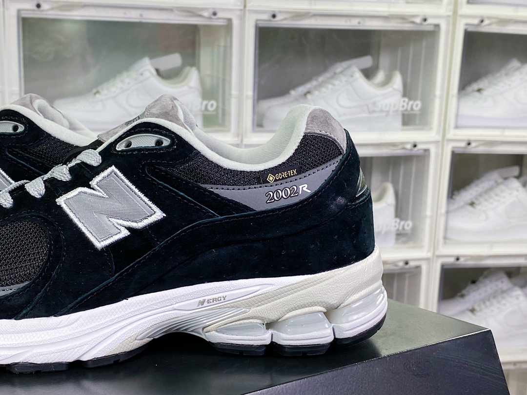 ML2002 Series Retro Daddy Style Casual Sports Jogging Shoes ”Suede Black Charcoal Gray Silver” M2002RR1