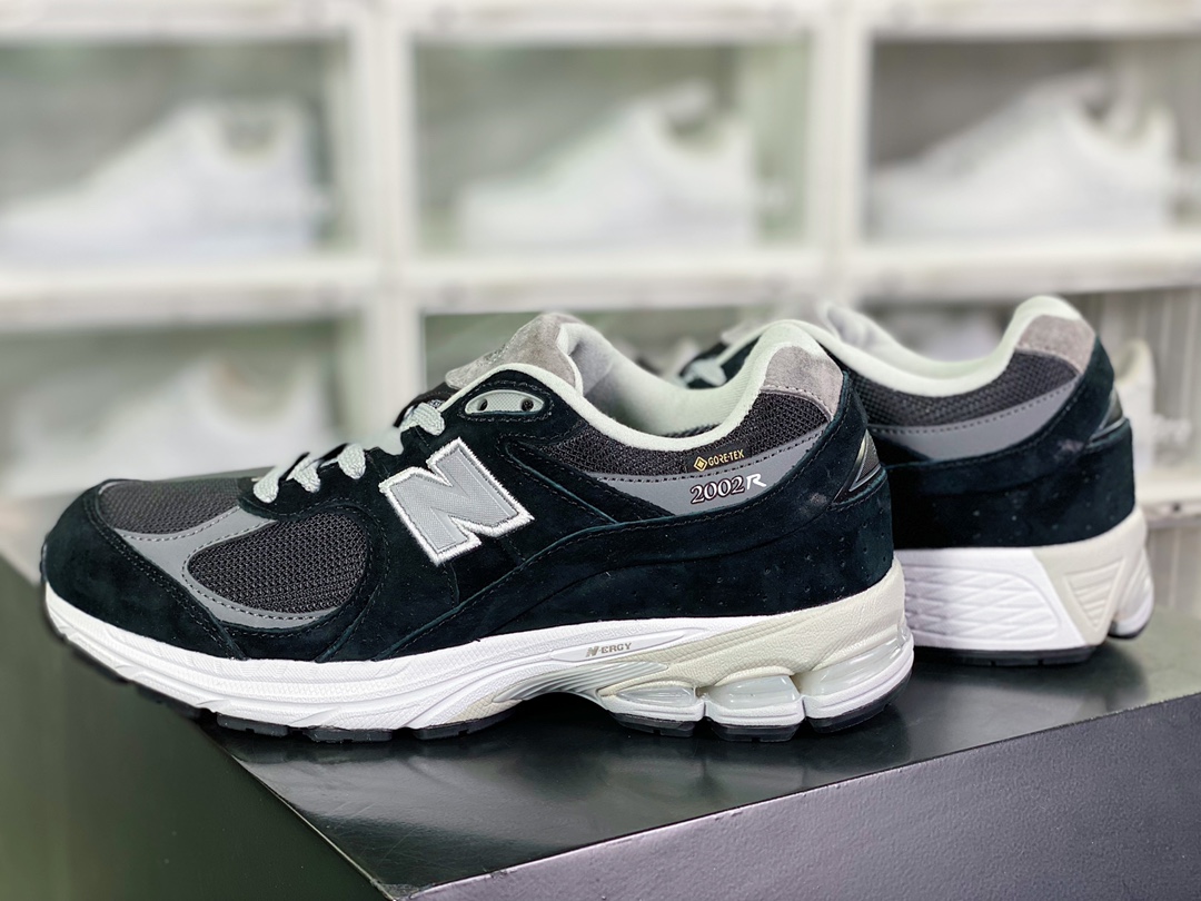 ML2002 Series Retro Daddy Style Casual Sports Jogging Shoes ”Suede Black Charcoal Gray Silver” M2002RR1